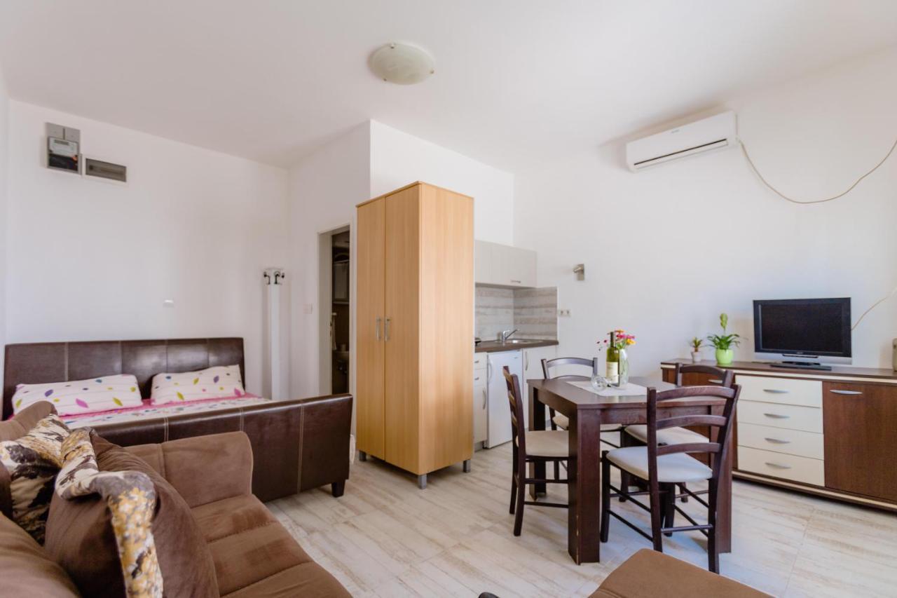 Belane Apartments Tivat Eksteriør bilde