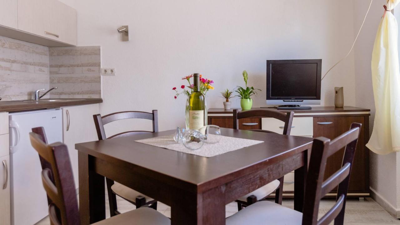 Belane Apartments Tivat Eksteriør bilde