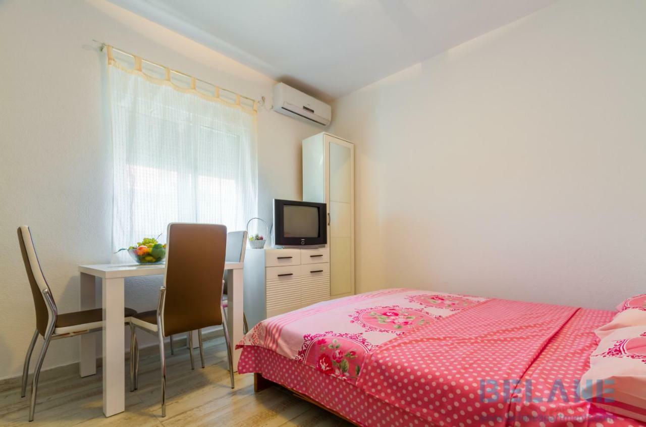 Belane Apartments Tivat Eksteriør bilde